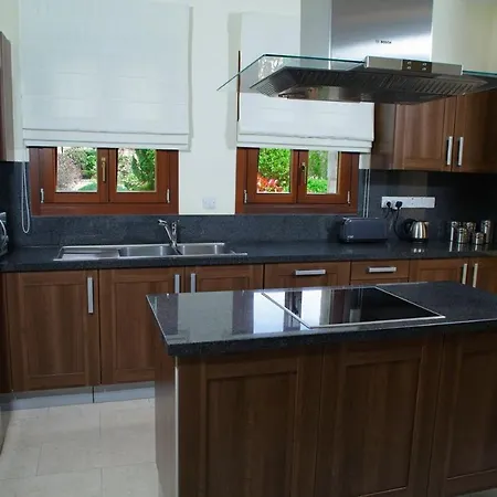 Aphrodite Hills Superior Villas Superior 0341 Air Conditioning 4 Bedrooms Willa *